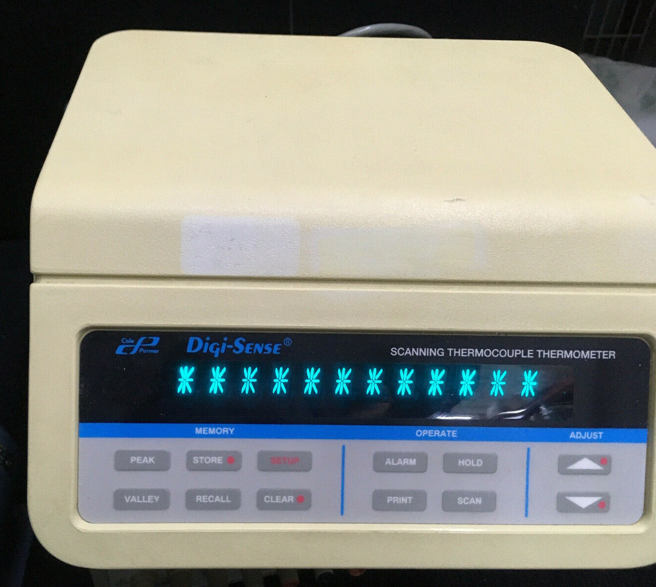 Cole-Parmer DIGI-SENSE 12 IINPUT SCANNING THERMOKOPPEL THERMOMETER 92800-10