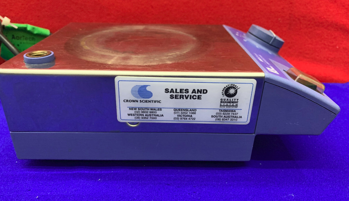 IKA / WERKE KMO 2 BASIC / KMO 2 B MAGNETIC STIRRER  230 VOLTS