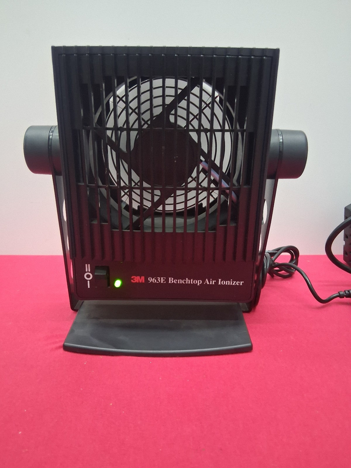 3M 963E Benchtop Air Ionizer Tested Works With Power Supply
