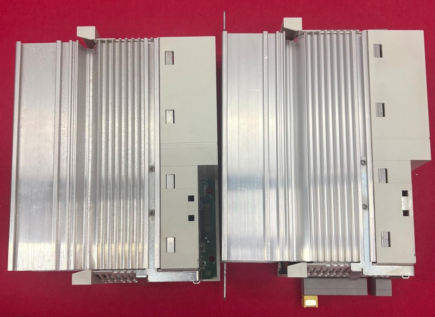 LENZE E82EV751_4C VECOR 8200 CONTROLLED FREQUENCY DRIVE INVERTER - 1 LOT QTY 2