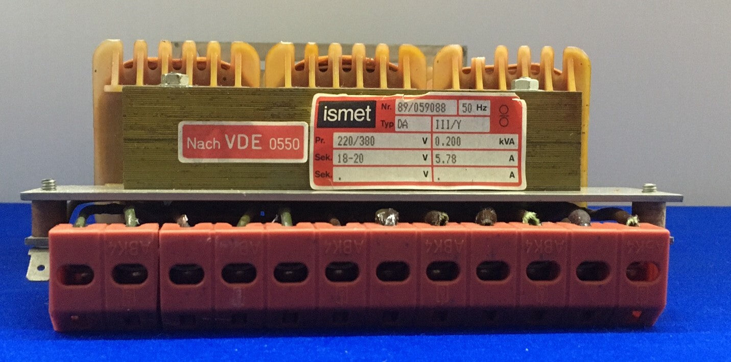 ISMET 89/059088 TRANSFORMER 50HZ TYP DA III/Y PR 220/380V 0.200 kVA sek 18-20 V