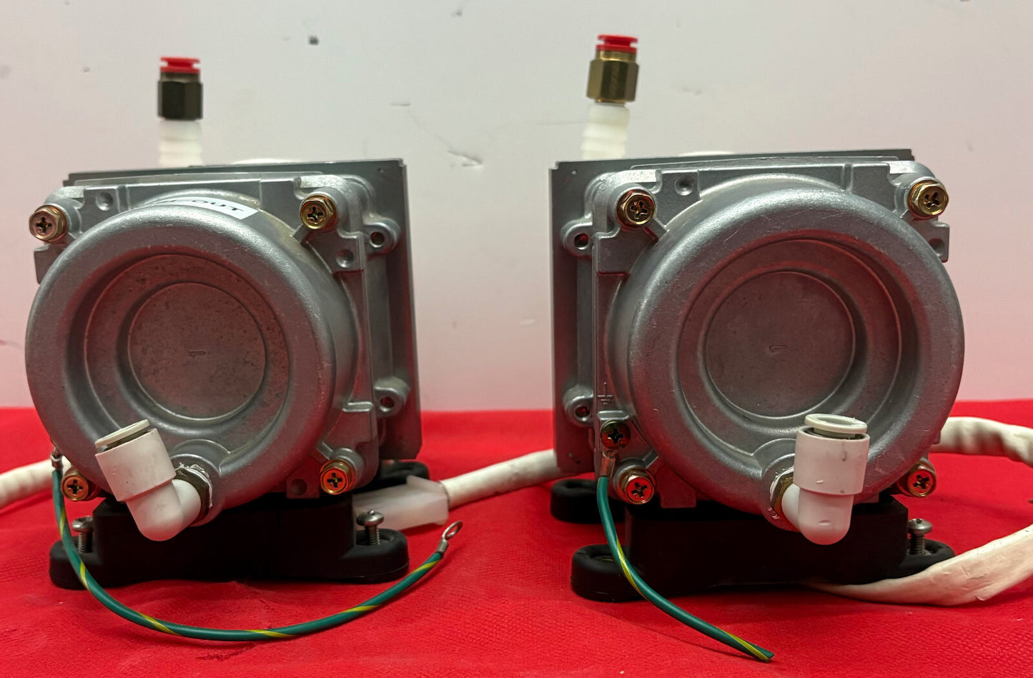 MEDO COMPRESSOR PUMPS AC0401A-A1110-E1-0511 120V AC 1.42 PSIG,60Hz 1.1A - QTY 2