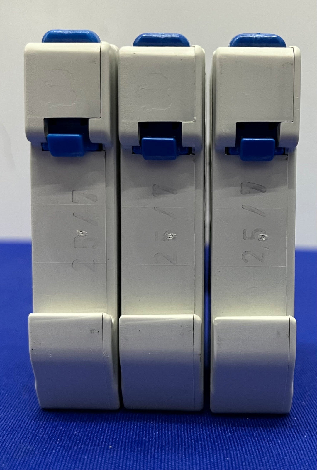 PORTAFUSIBILE FERRAZ SHAWMUT ULTRASAFE™ USM1l L214462 600V 30A UL - 1 LOTTO QTY 3 