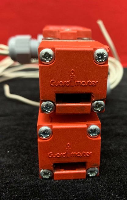 Menge 2 - Allen Bradley AB CADET 21023 2N/C M16 HD SICHERHEITS-VERRIEGELUNGSSCHALTER IP67