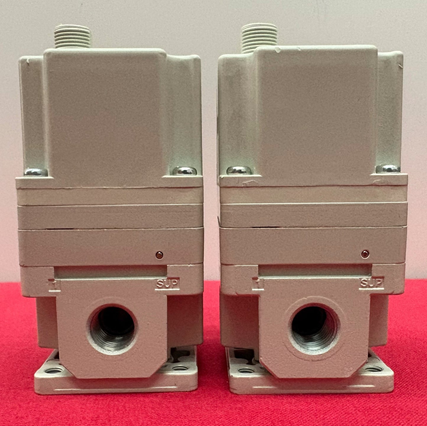 SMC ITV2050-40N2BS4 24VDC ELECTRO-PNEUMATIC REGULATOR - 1 LOT QTY 2
