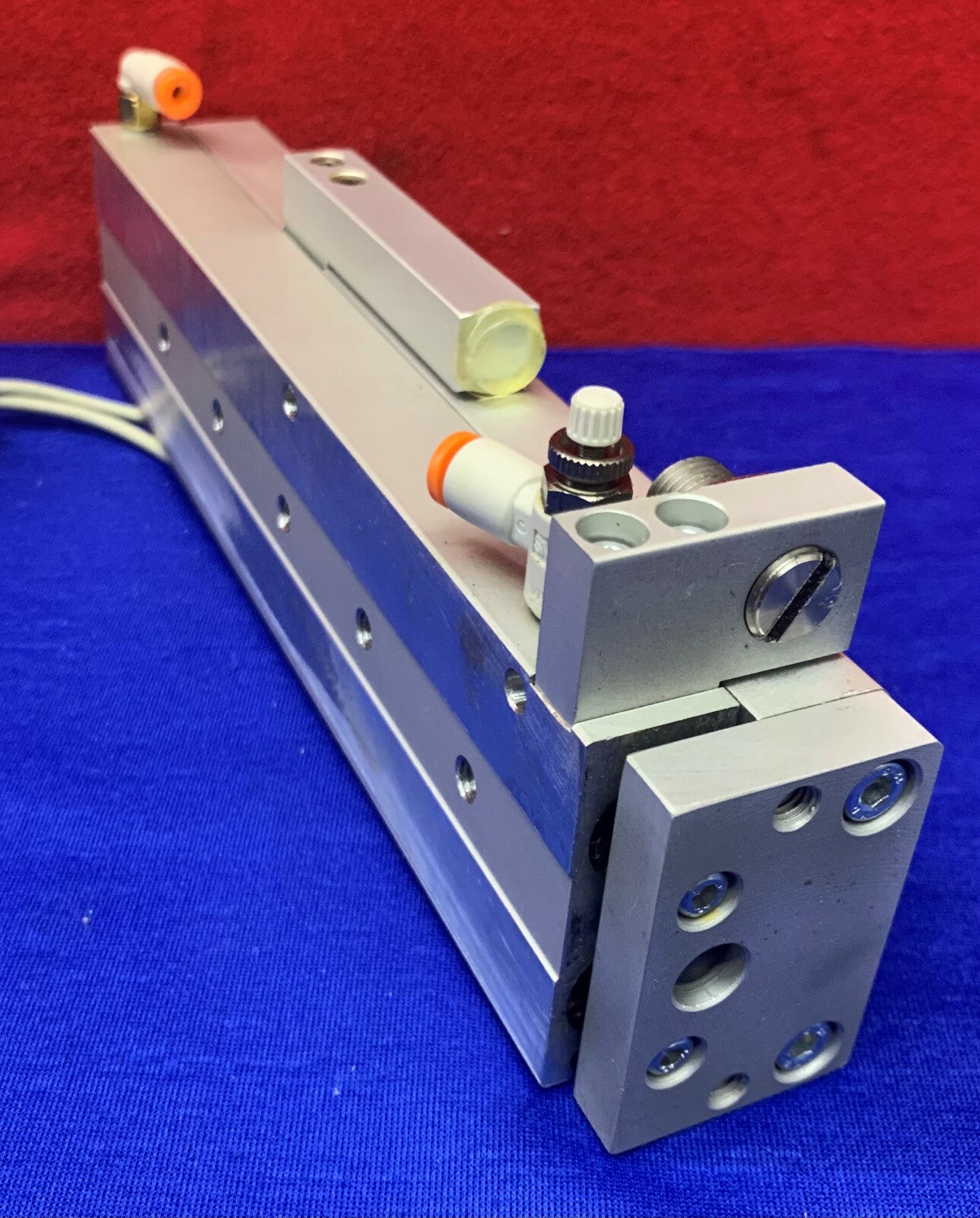Bimba TBA-12100-A2M Attuatore a doppio foro Tavolo scorrevole ad aria con sensore SMC D-F9N