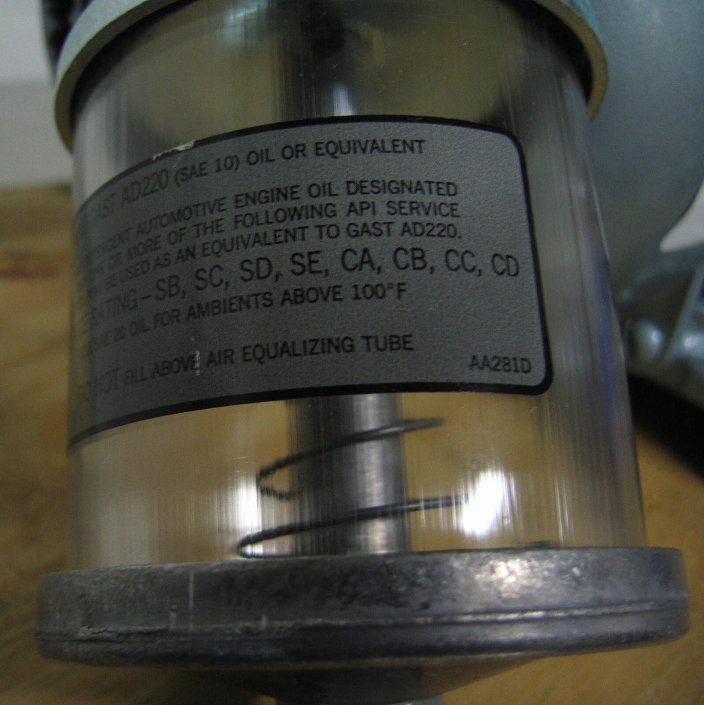 GAST 65 SERIES ROTARY VANE VACUUM PUMP/COMPRESSOR 2065-V2A - FOR PARTS/REPAIR