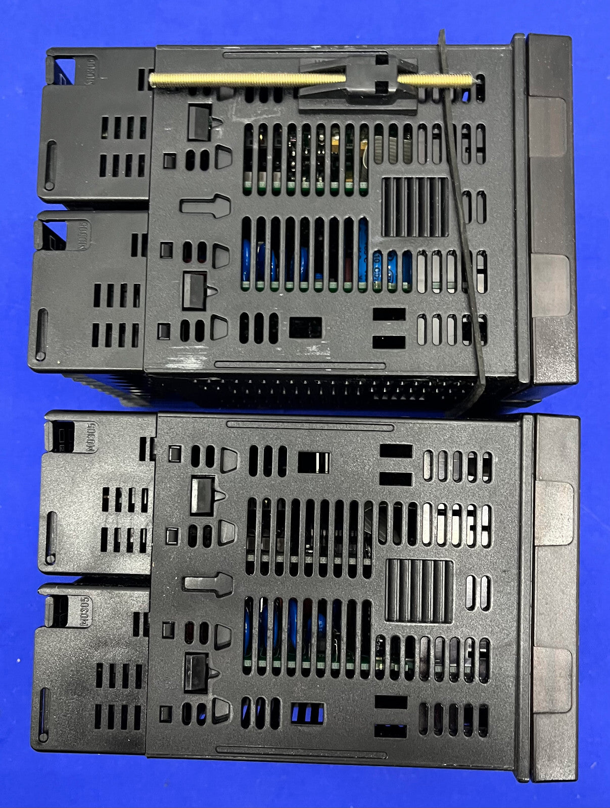 INDICATEUR DE PROCESSUS DE PRESSION DYNISCO UPR700 UPR700-0-0-3 et UPR700-1-0-3 POUR PIÈCES 