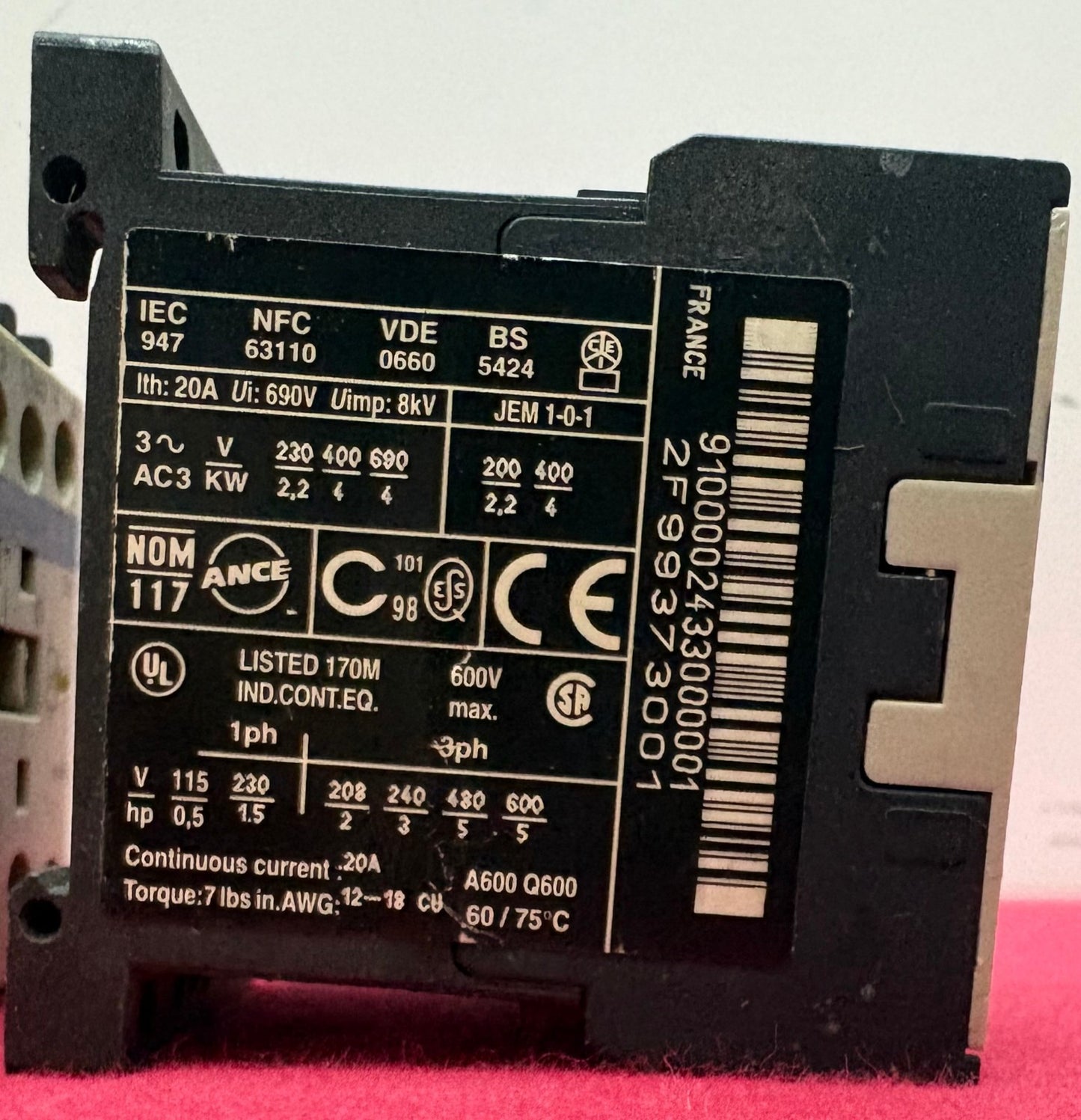 Lot of 2 TELEMECANIQUE CONTACTOR LP4K0910BW3 24V ITEMS ARE USED