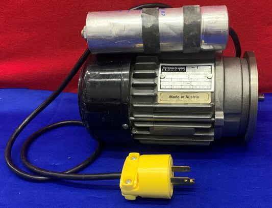 ANTRIEBSTECHNIK 7960327RBF0.0974-71 MOTOR 1650/min 2,0A 115V 60Hz. ITEM WORDT GEBRUIKT.