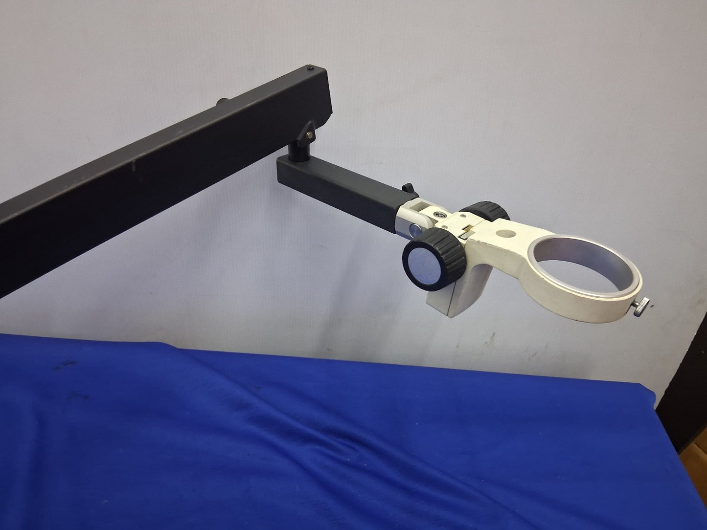 LEICA  STEREO MICROSCOPE BOOM STAND ARM FLEX ARTICULATING ARM 10450495 E ARM