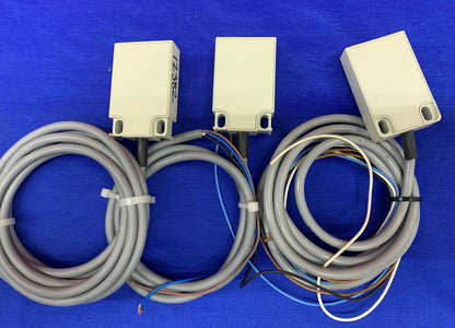 Carlo Gavazzi 静電容量式近接センサー EC5525PPAP 10-40 VDC 3個セット