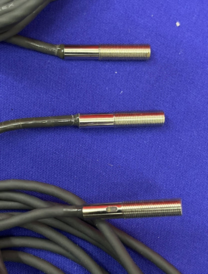 Lot van 3 Omron E2E-X1C1 naderingssensoren