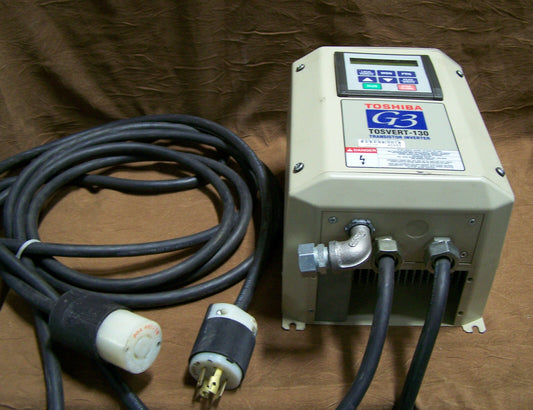 東芝モデル G3 TOSVERT-130 トランジスタ インバータ
