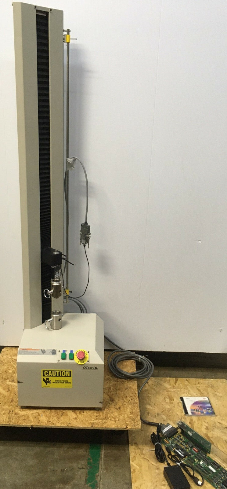 PIÈCES/RÉPARATION - MTS QTEST/1L BÂTI DE TEST QTEST 1L SYSTÈME DE TEST DE TIRAGE 110 VCA 8 A 
