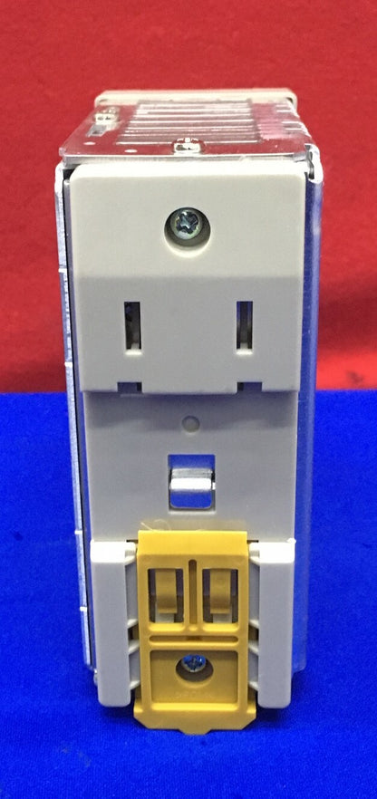 ALIMENTATION OMRON S8VS-12024 Sortie 24 V CC Entrée 120 V CA 