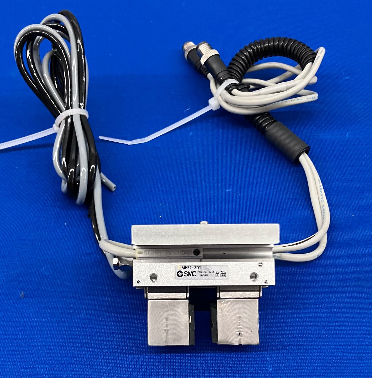 PINZA NEUMÁTICA SMC MHF2-8D1