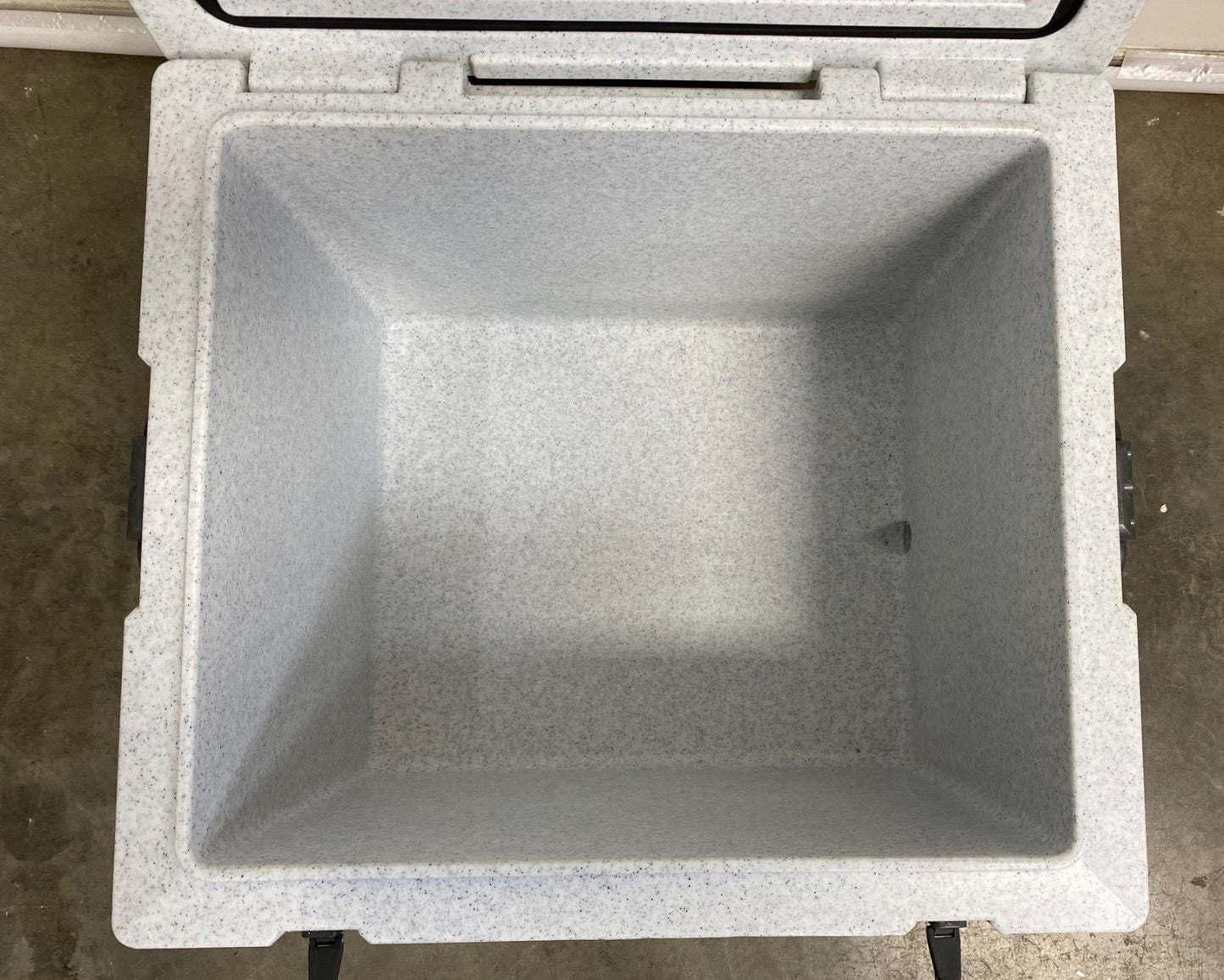WAECO COOL-ICE 55L WCI-55 COOLER/FREEZER,O/D 22.24" X 19.09" X 16.54",I/D 19.69"