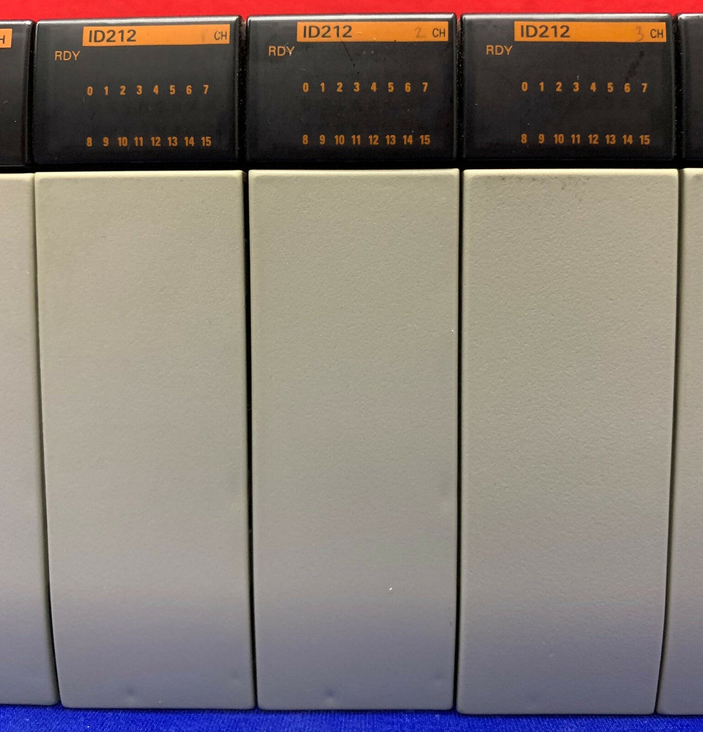 Omron Sysmac CQM1 Programmierbare Steuerung PA203 CPU21 OCH ID212 (3X) OC222 (2X)