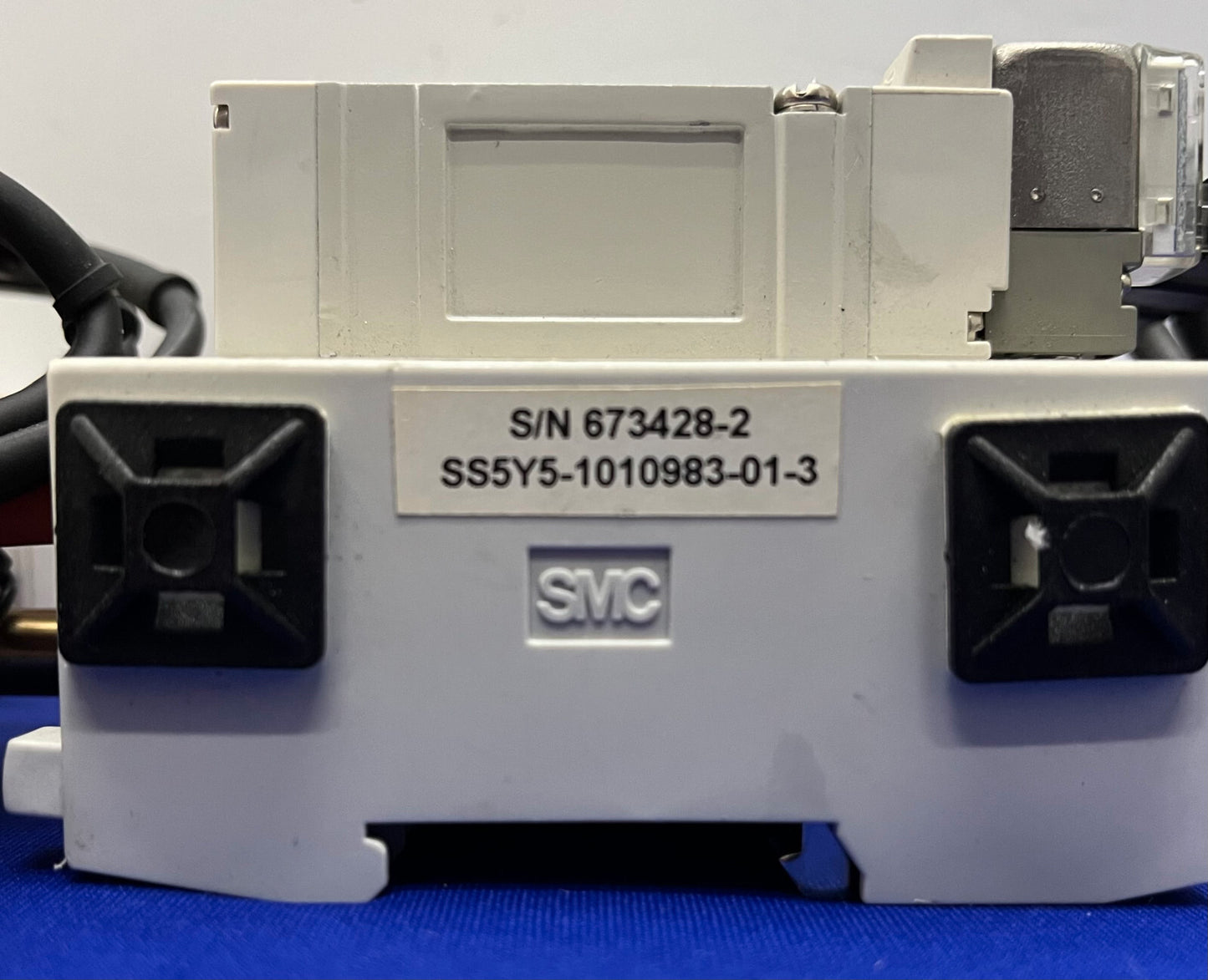 SMC 5000 SERIES SS5Y5-1010983-01-3 MANIFOLD SY5140R-5LOZ SOLENOID VALVES - QTY 2