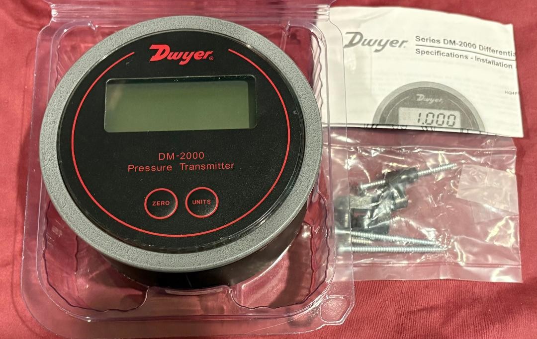 DWYER DM-2007-LCD DIFFERENTIAL PRESSURE TRANSMITTER GAUGE 0-5” in WATER