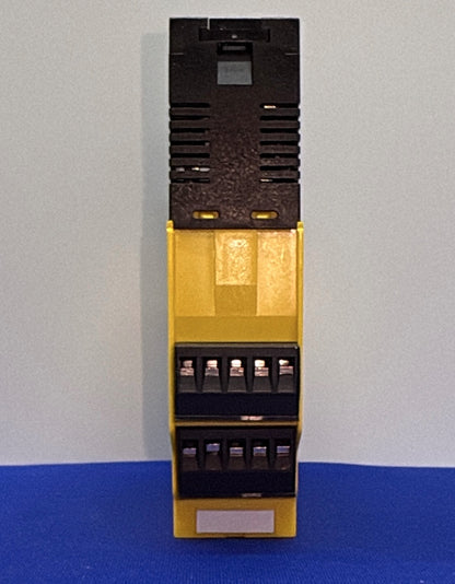 AMPLIFICATORE DI COMMUTAZIONE ISOLANTE TURCK IM1-451Ex-R INDICATORE LED A 4 CANALI 