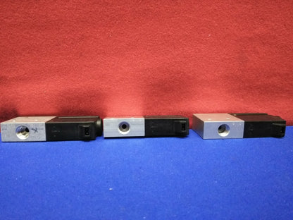 1 LOT QTY 3 HUMPHREY 153-37-24VDC 153 37 24VDC PNEUMATIC DIRECTIONAL 3-WAY VALVE