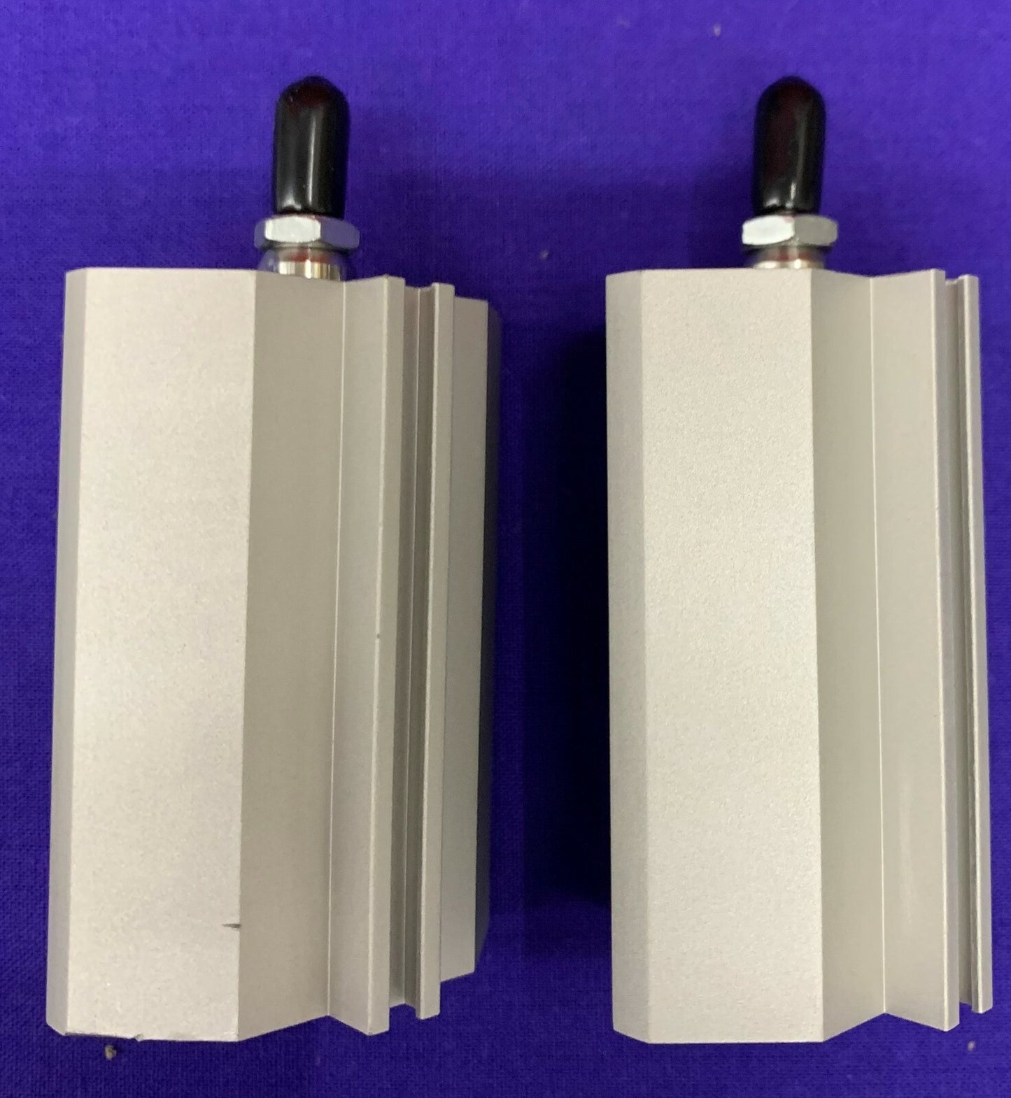 Lot van 2 - SMC NCQ2 Compacte cilinders NCDQ2B20-35DM 