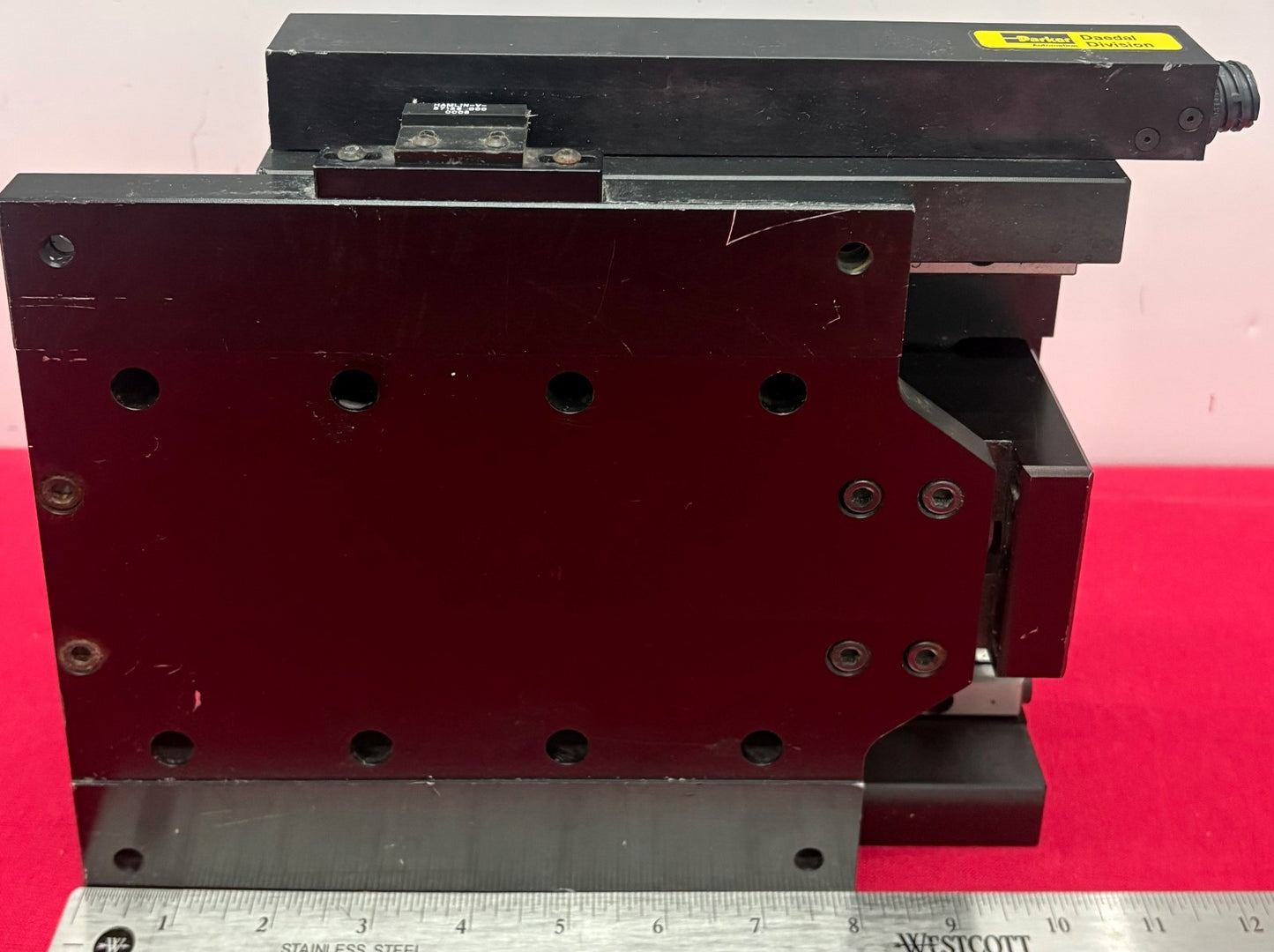 PARKER CROSS ROLLER LINEAR TABLE STAGE 808004CTES-D1L2C7M1E1
