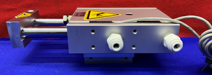 Cilindro guiado de doble vástago SMC CXSM32-50 con sensores SMC D-Z76 