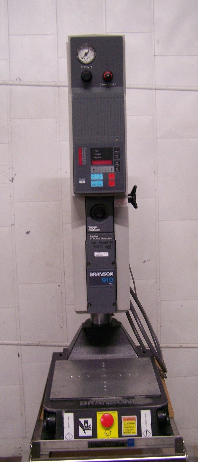 BRANSON ULTRASONIC WELDER 910IWT INPUT 117 VAC 13 AMP 50/60 HZ FOR PARTS REPAIR