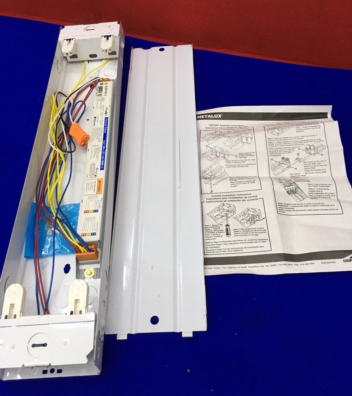 COOPER F3-2' 29901638 / 12210844 CAT SSF-214T5-UNV-EBT1-U LUZ STRIPLITE CANTIDAD 5