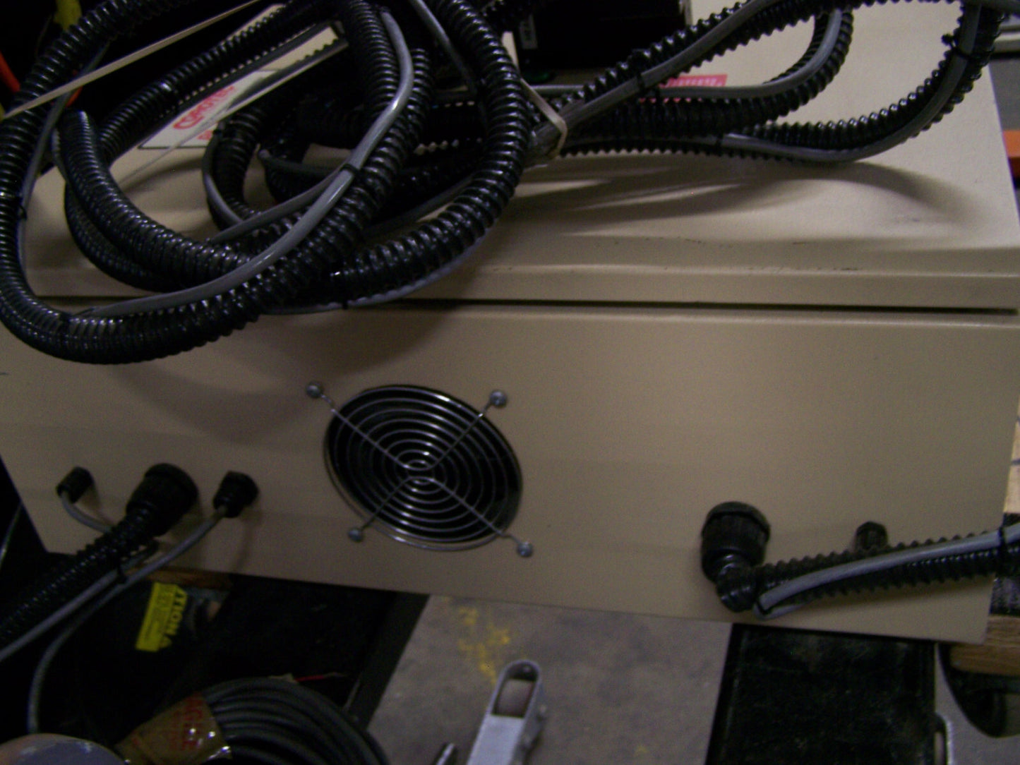 TRATADOR DE SUPERFICIES POR CHORRO DE PLASMA COROTEC CORP PJ2 120 VOLTIOS 8 AMPERIOS PIEZAS O REPARACIONES 