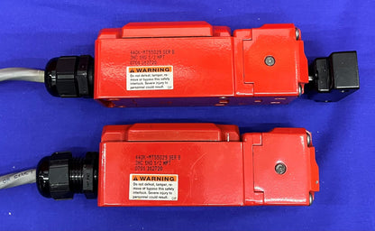 Lot de 2 interrupteurs de sécurité Allen Bradley Guard Master MR-GD2. 1 clé manquante.