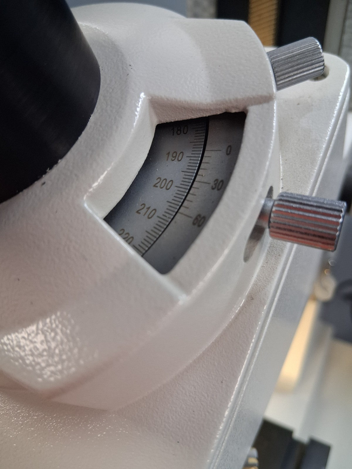 MMBT-1DM XY Tool Scope 20X Toolmakers Manual Microscope  2"x2" Stage HDMI Camera