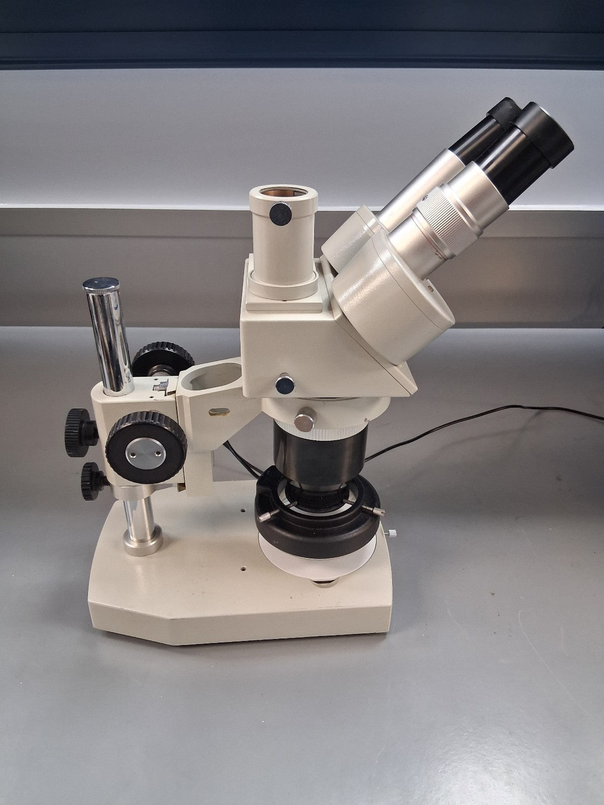 MEIJI EMT TRINOCULAR STEREO MICROSCOPE STAND LED LIGHT Missing Camera, Tube & TV
