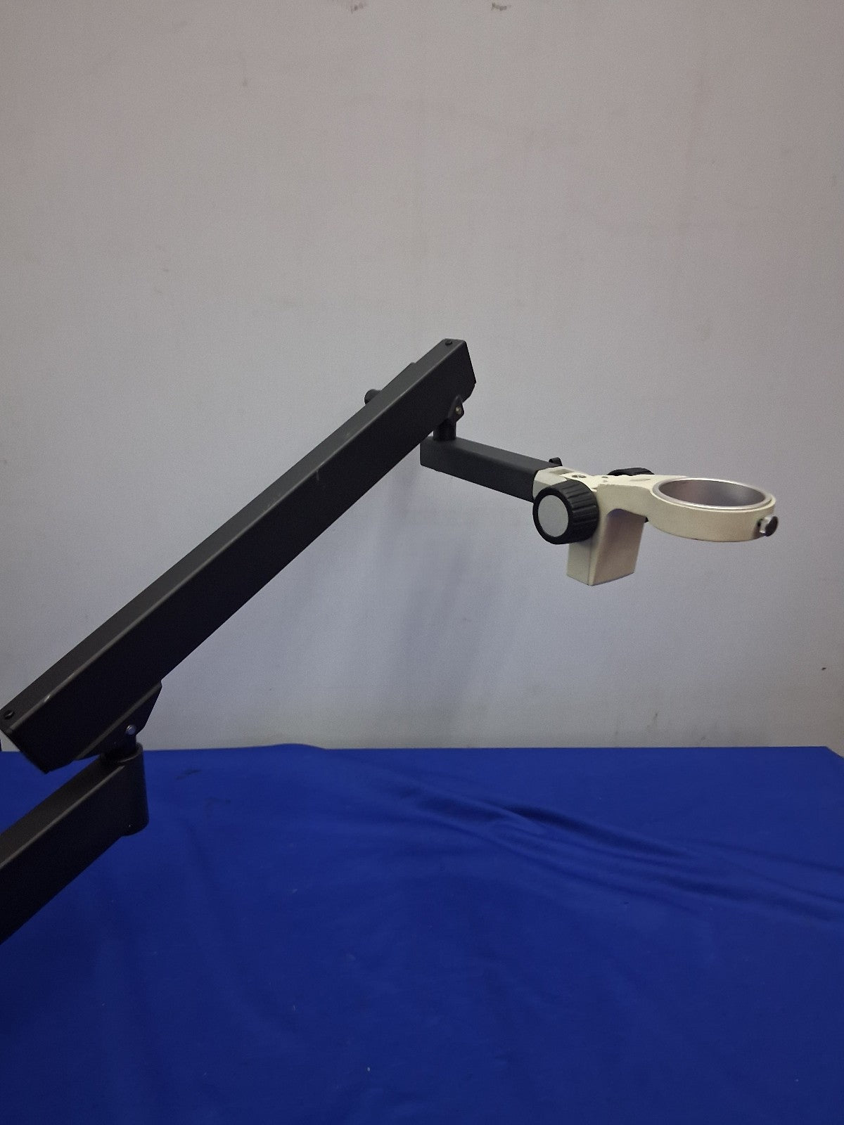 LEICA  STEREO MICROSCOPE BOOM STAND ARM FLEX ARTICULATING ARM 10450495 E ARM