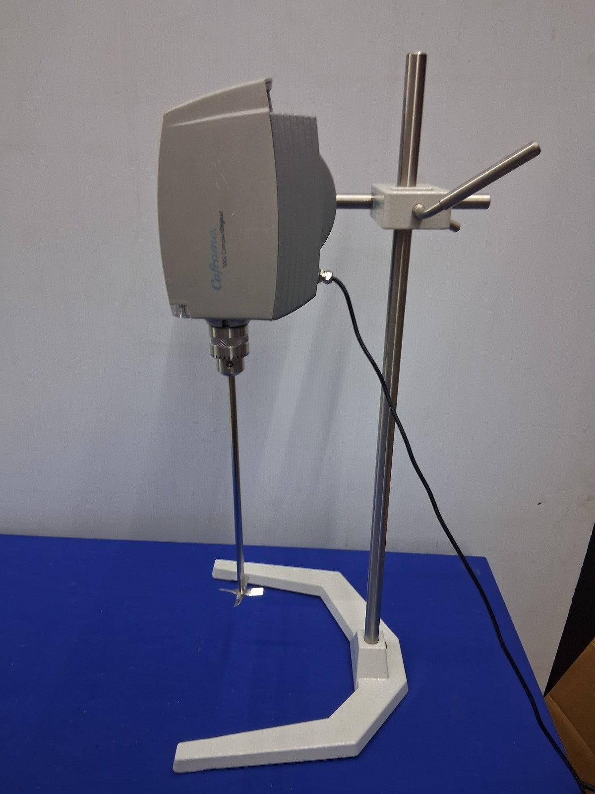 CAFRAMO 2002 COMPACT DIGITAL OVERHEAD STIRRER WITH STAND SHAFT & ROD 40-2002 RPM
