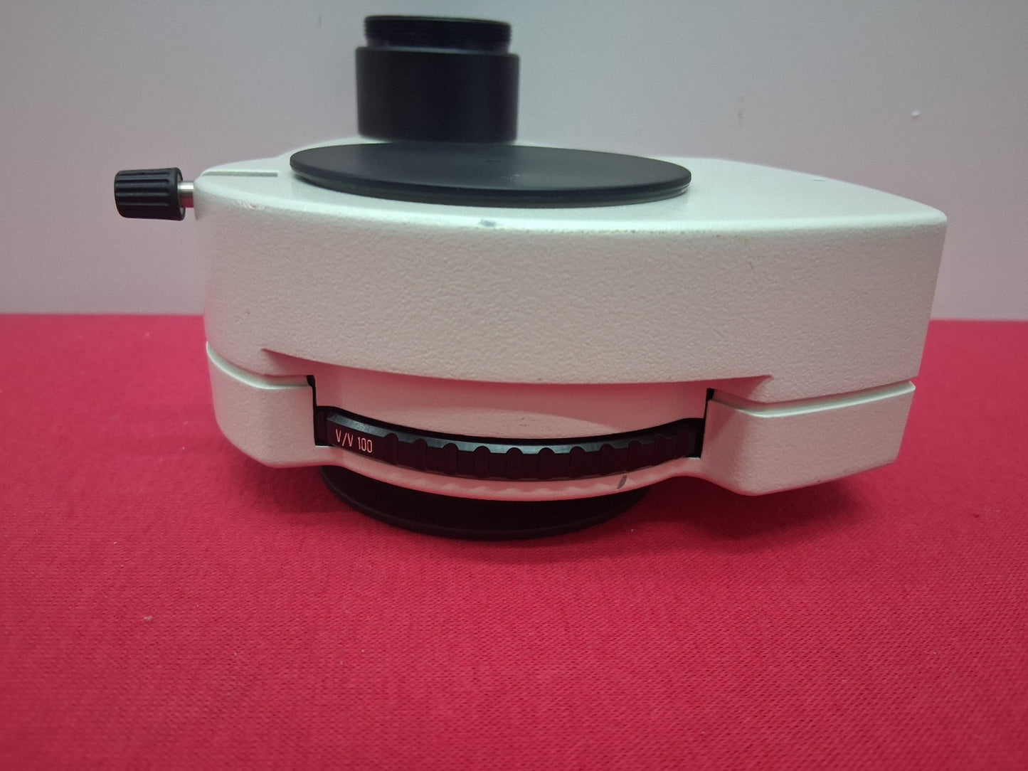 Leica 10446309 Documentation Tube HD V, a switchable 3-position beam splitter