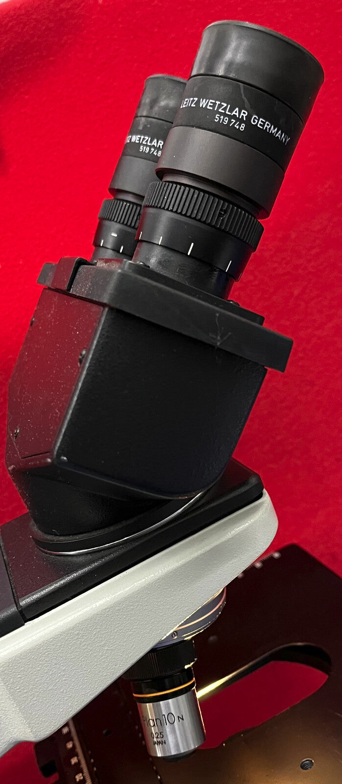 LEITZ LABORLUX K BINOCULAR MICROSCOPE 02043.036 W/ PERIPLAN 10X/18 EYEPIECES