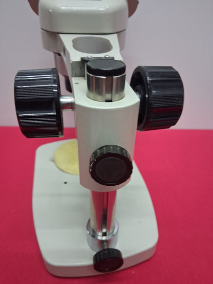 Unitron FSB 1x-2x Microscope with 10x/23 Eyepieces and Stand