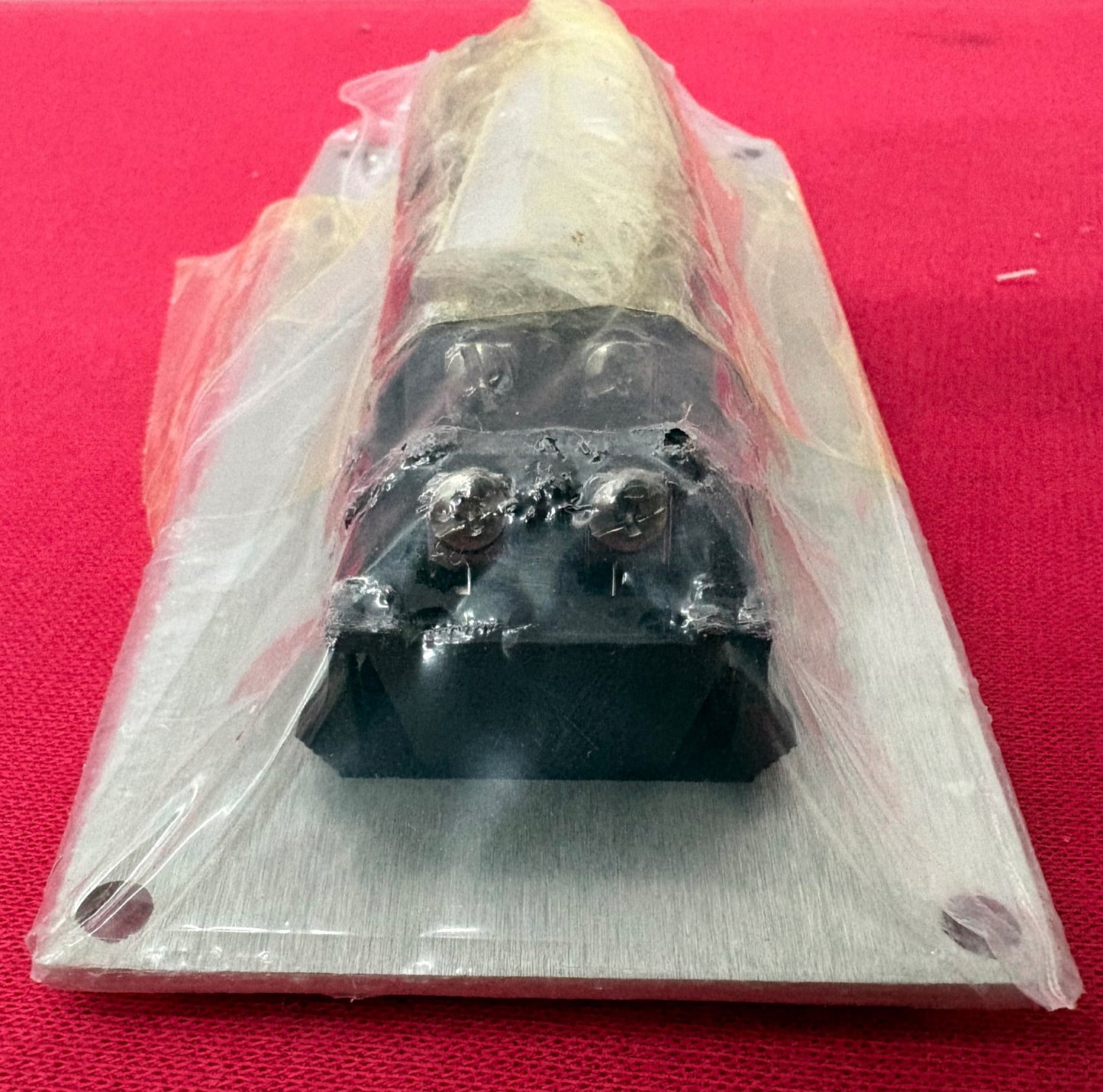 OMEGA TYPE J (IRON-CONSTANTAN) 6 TERMINAL BLOCK THERMOCOUPLE CONNECTOR CERAMIC