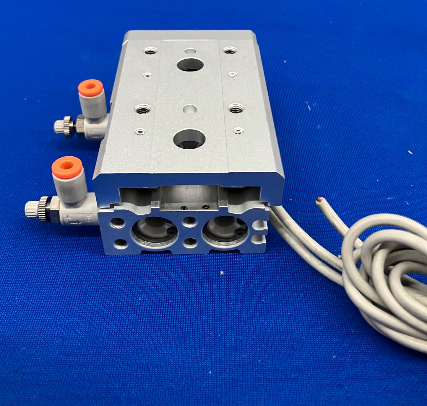 CILINDRO AD ARIA GUIDATO CON SLITTA DA TAVOLO SMC MXS12L-20