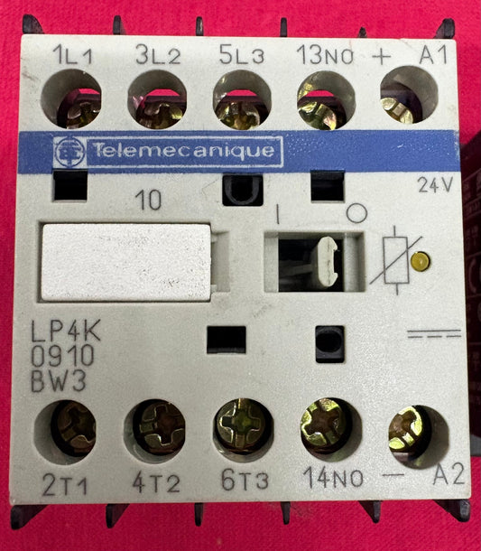 Lot of 2 TELEMECANIQUE CONTACTOR LP4K0910BW3 24V USED