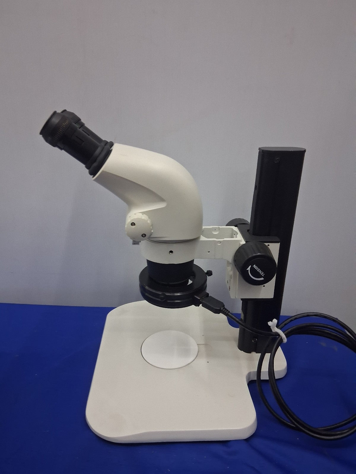 LEICA S4E STEREO ZOOM MICROSCOPE 6.3 -30 X MAGNIFICATION WITH STAND & LED LIGHT