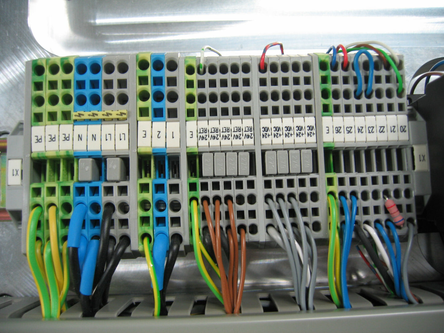 INFOTECH AUTOMATION AG IP-1000 "The Bull" PICK AND PLACE SYSTEM