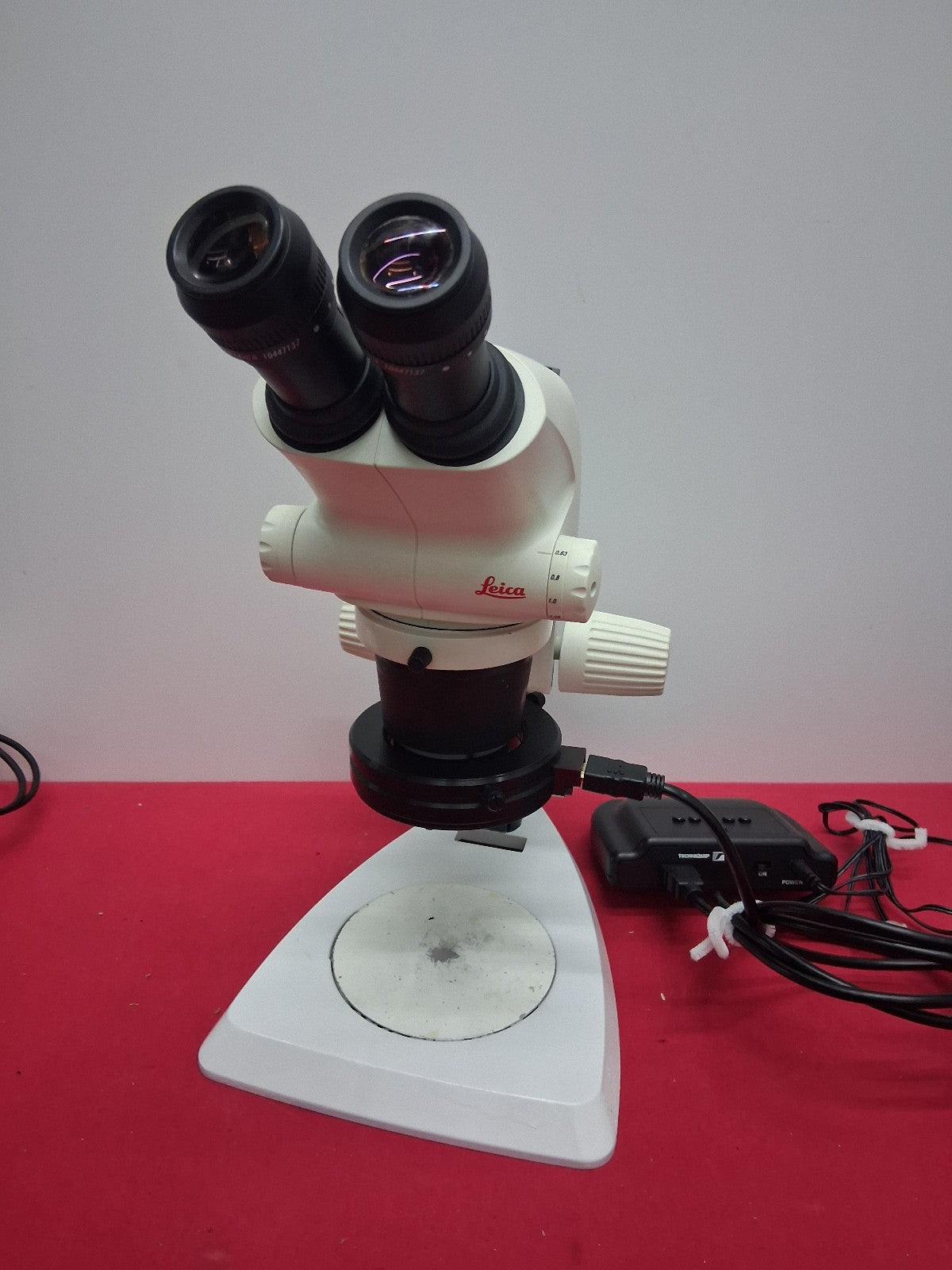 LEICA S4E STEREO ZOOM MICROSCOPE 6.3 -30 X MAGNIFICATION WITH STAND & LED LIGHT