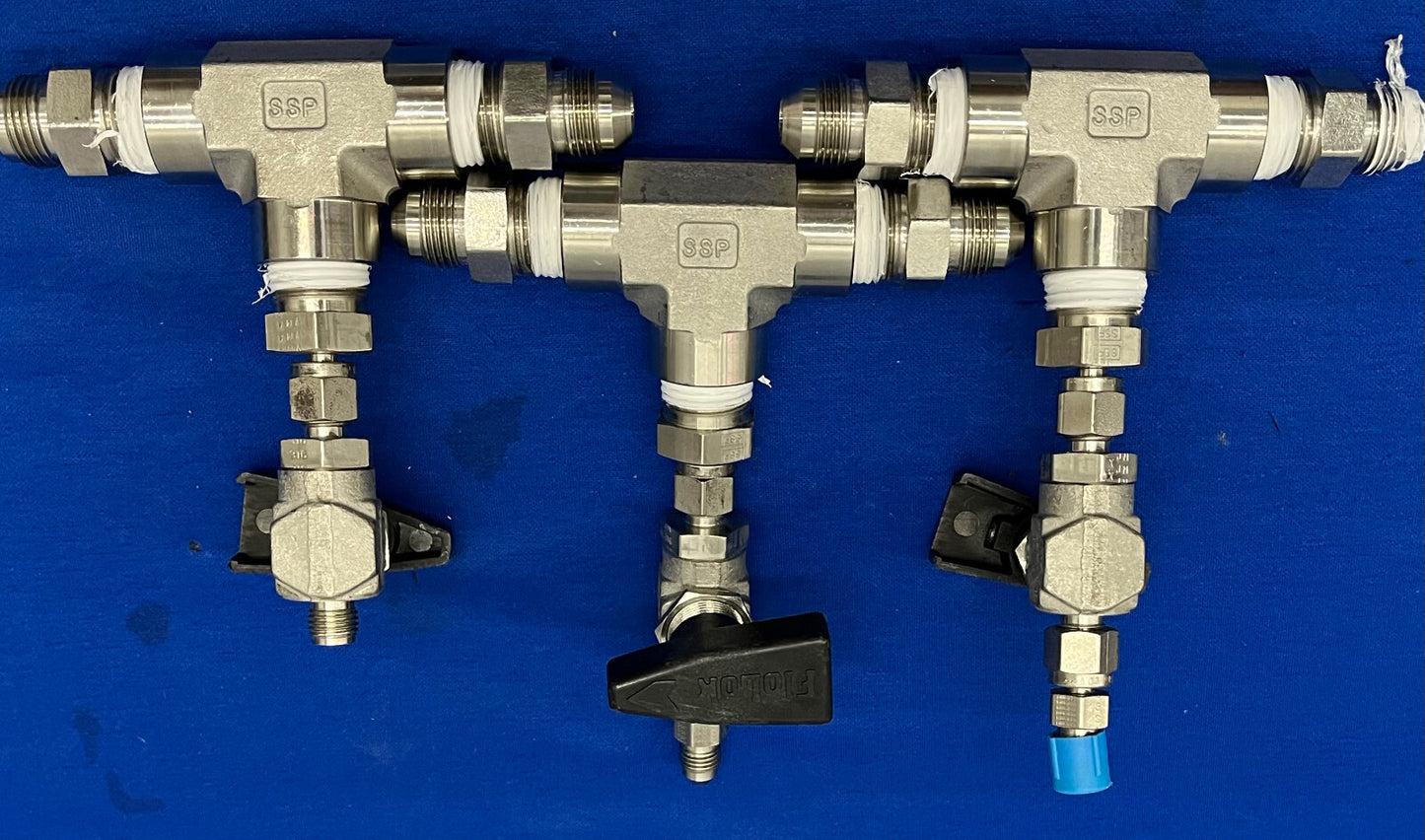 VÁLVULA DE BOLA DE 2 VÍAS FLOLOK SSP 316 312-K BLK-XP98 / CONEXIONES HEMBRA DE 3 VÍAS SSP CANTIDAD 3