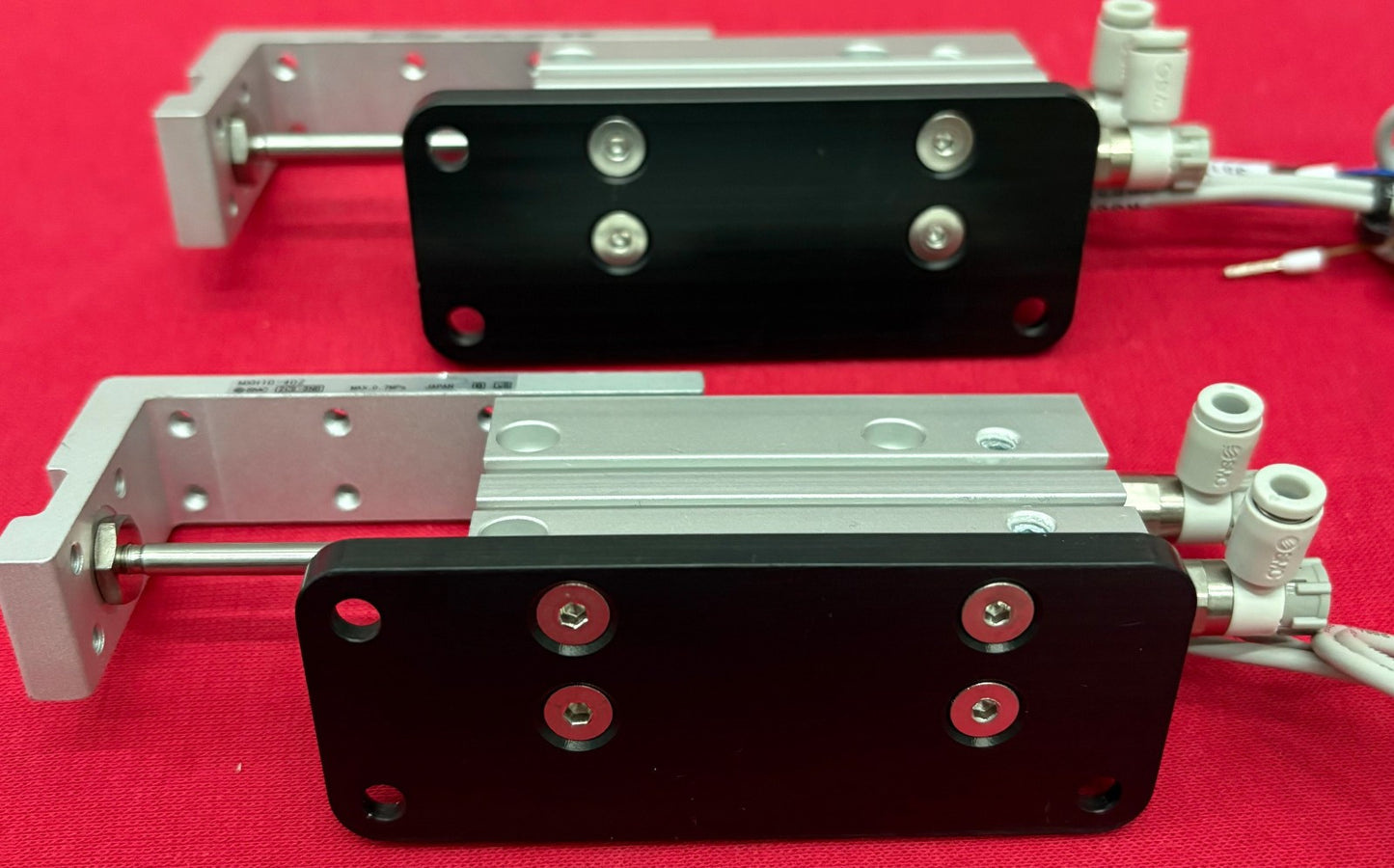 SMC MXH10-40Z 2C8-3NB PRECISION CYLINDER AIR LINEAR SLIDE w/ D-M9PW -1 LOT QTY 2