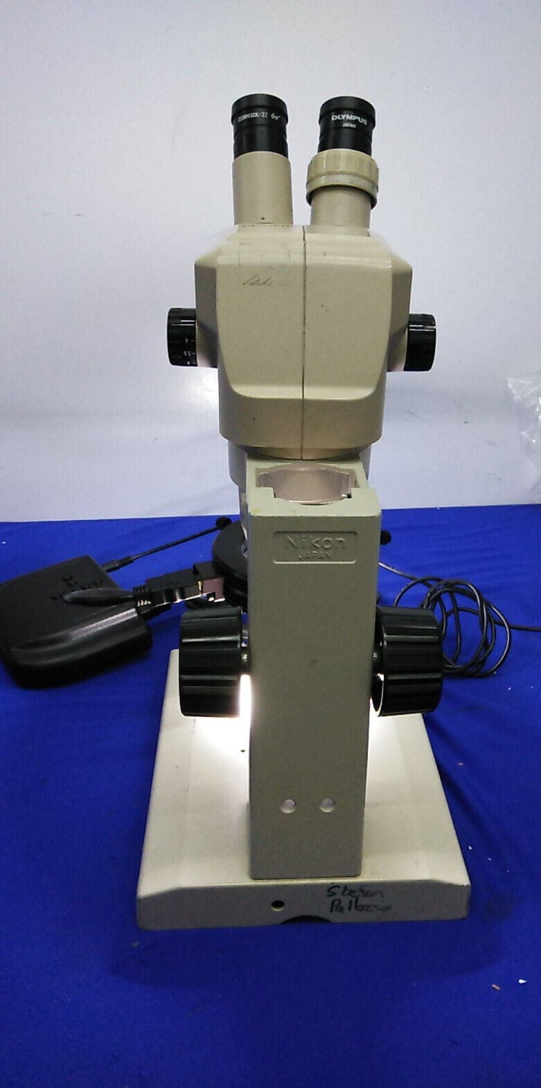Microscope sur pied Olympus SZ30 avec éclairage annulaire LED, grossissement 9-40x